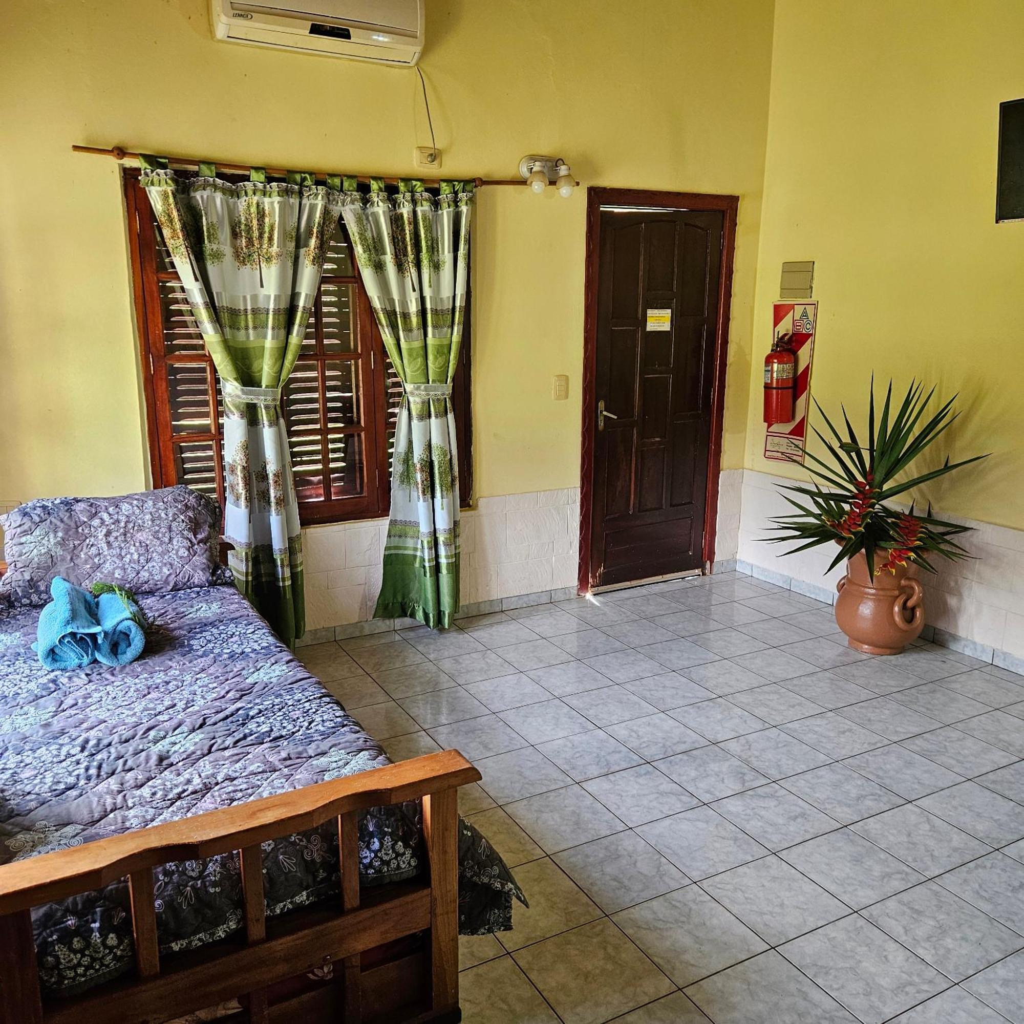 Cabanas El Refugio Del Mensu Puerto Iguazú Exterior foto